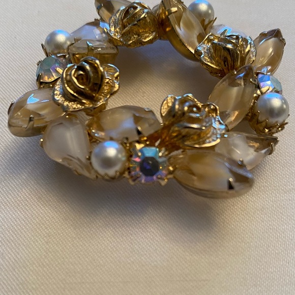 Vintage WEISS Wreath Brooch Pin Givre Glass Rhinestones Faux Pearls Roses SIGNED - Picture 6 of 8
